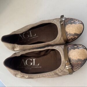 AGL Cream and Tan Ballet Flats with Elegant Design